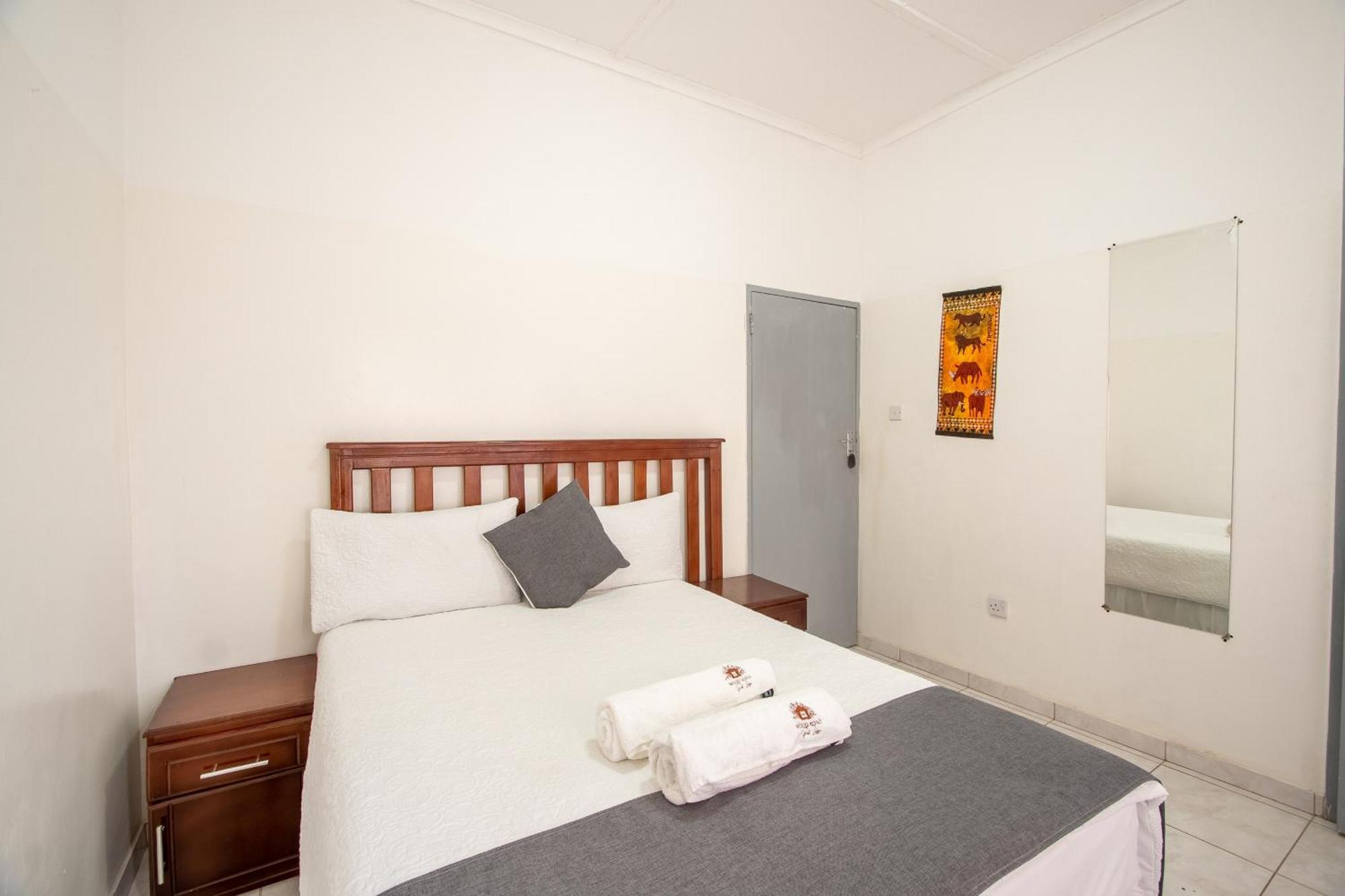 Wood Road Guest Lodge Victoria Falls Exteriör bild