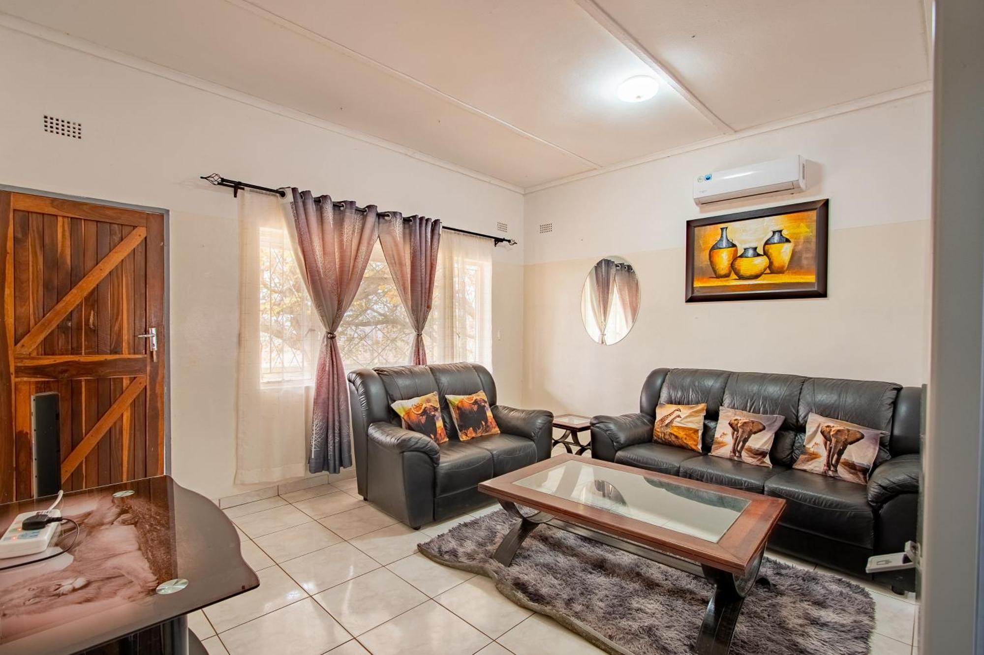 Wood Road Guest Lodge Victoria Falls Exteriör bild